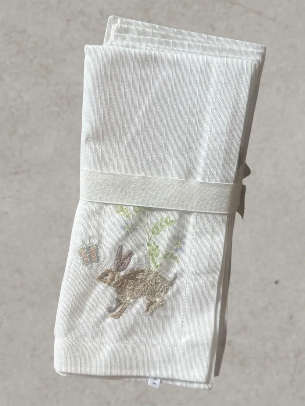NWT pottery barn Bunny Embroidered Cotton Napkins - Set of 4